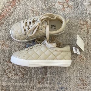 Cute Cream quilted sneakers (size 11 toddler girls)